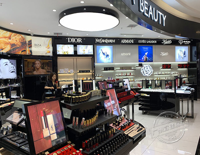 深圳化妝品展示柜采購(gòu)與化妝品批發(fā)全攻略